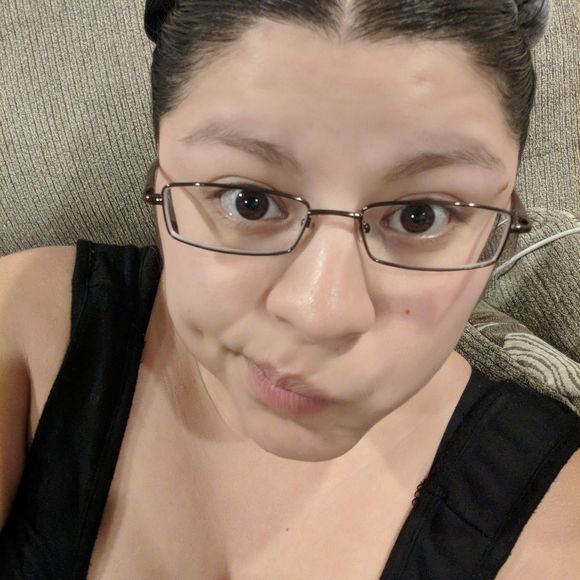 Meet your Posher, Yesenia - Picture 1 of 1